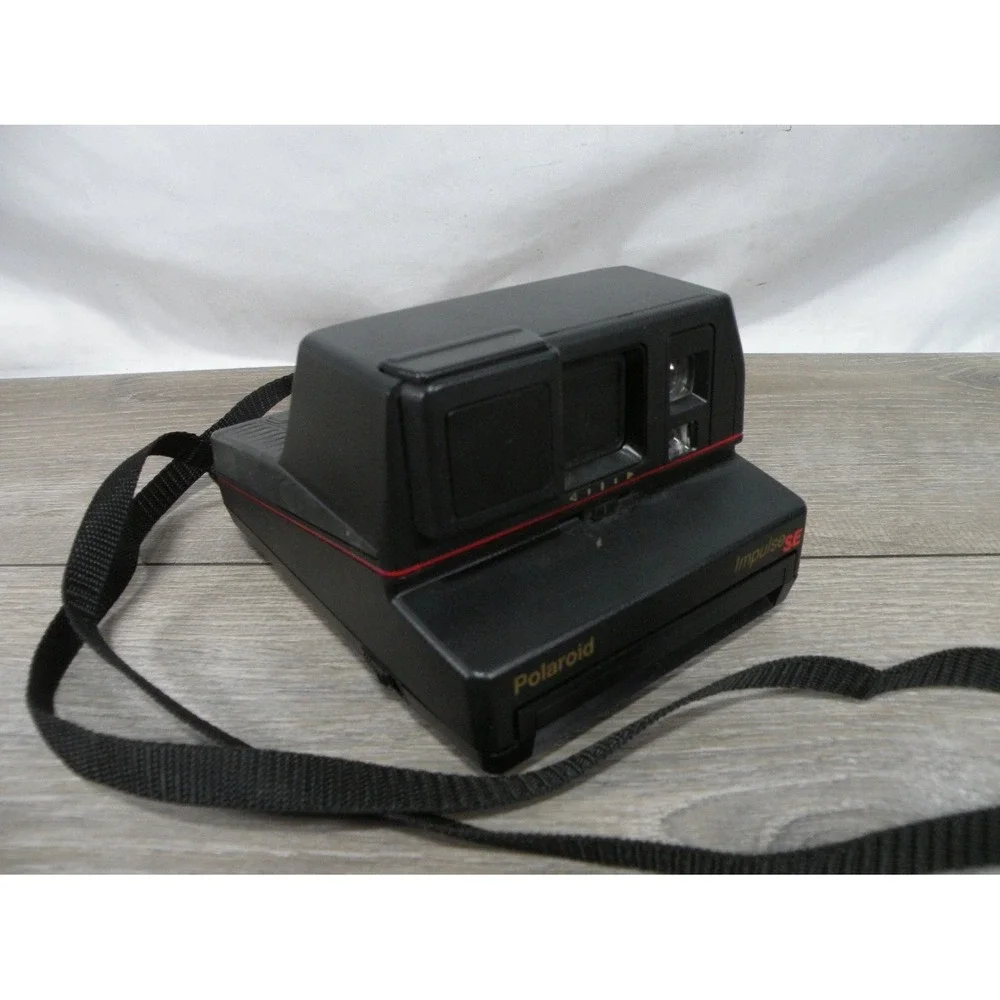 Polaroid Impulse SE 600 Instant Film Camera Black w/ Neck Strap Built-in flash